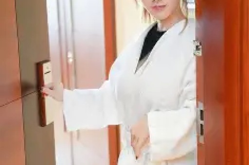 张子枫唯一恋情被扒：倒贴资源、忍劈腿、分手暴瘦为爱自残